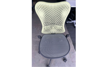 Herman Miller Mirra1- Lime