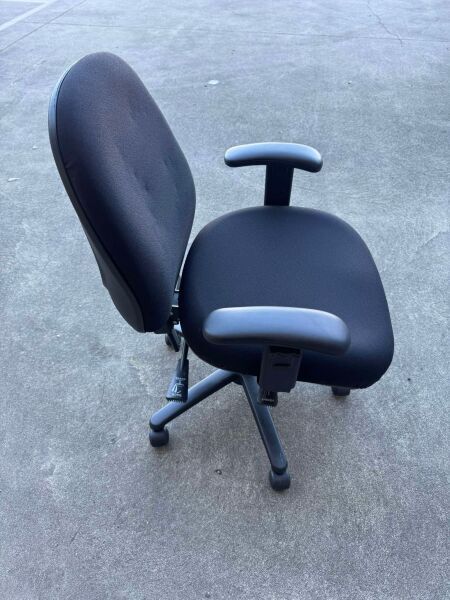 Black Task Chair/arms (buy 5 get 1 FREE)