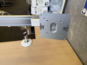 Humanscale Monitor Arm M8.1 Dual Clamp