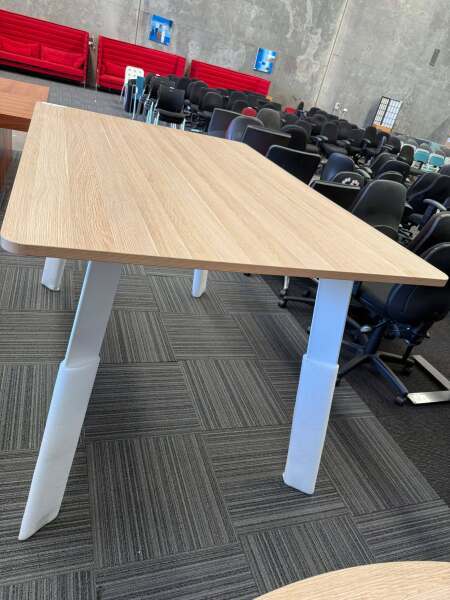 Oki Doki High Table (new) 1800mm