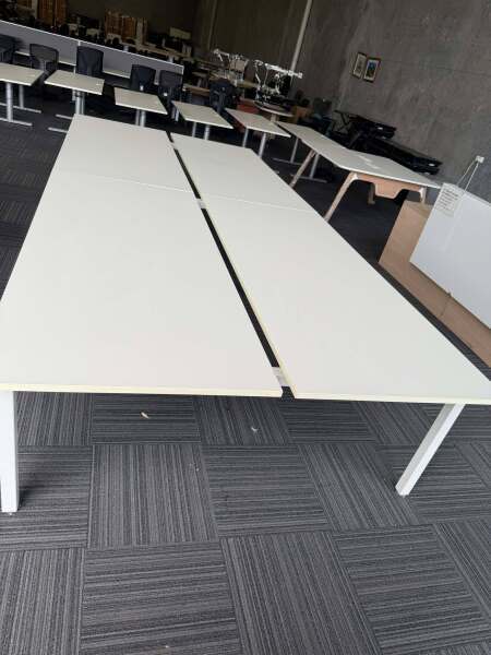 4 Person Workstation 2100mm